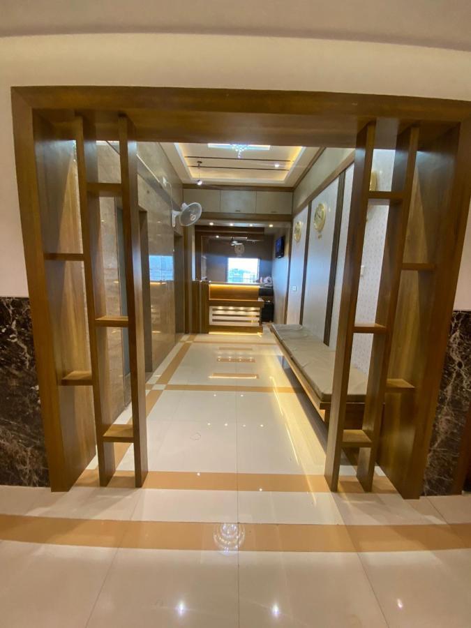 Hotel Bkc Crown - Near Trade Centre, Visa Consulate มุมไบ ภายนอก รูปภาพ