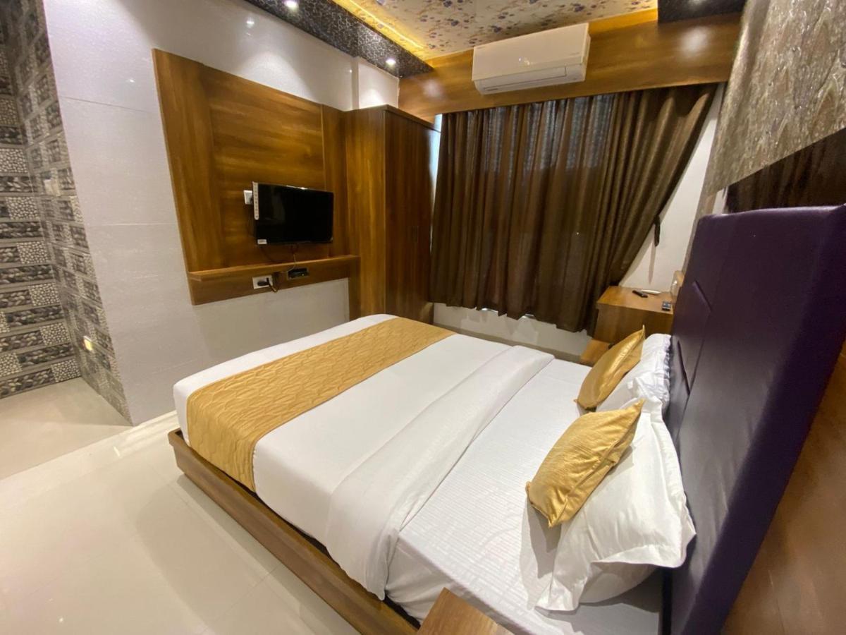Hotel Bkc Crown - Near Trade Centre, Visa Consulate มุมไบ ภายนอก รูปภาพ