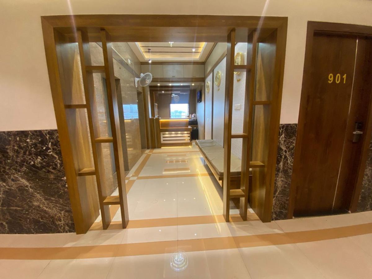 Hotel Bkc Crown - Near Trade Centre, Visa Consulate มุมไบ ภายนอก รูปภาพ