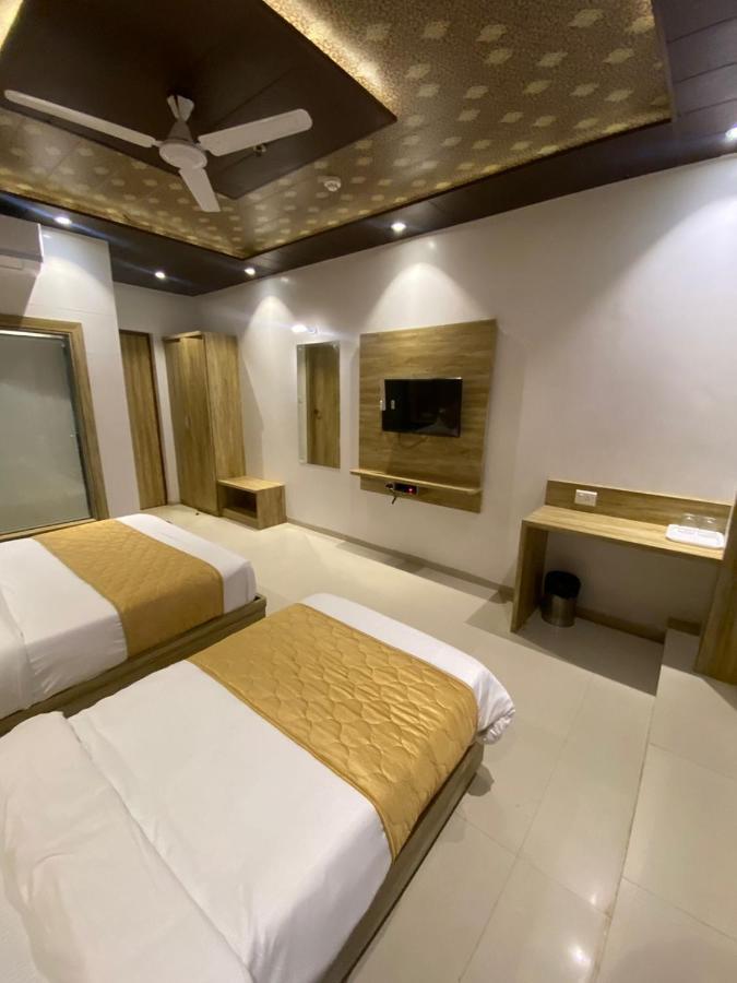 Hotel Bkc Crown - Near Trade Centre, Visa Consulate มุมไบ ภายนอก รูปภาพ